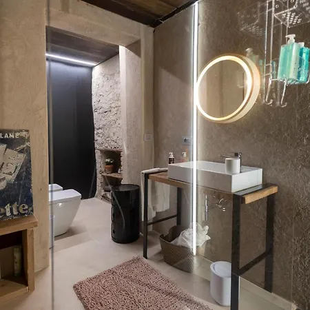 Rostagni 1834 In With Pool In The Barolo Region