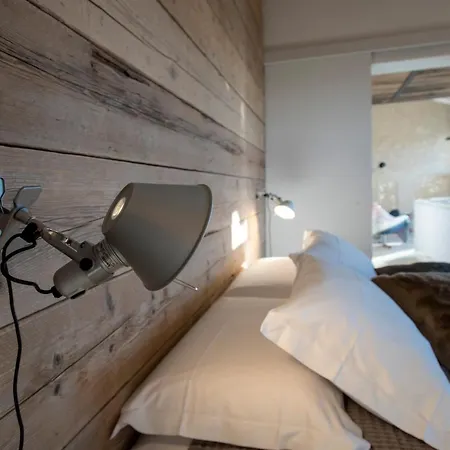 Rostagni 1834 In With Pool In The Barolo Region